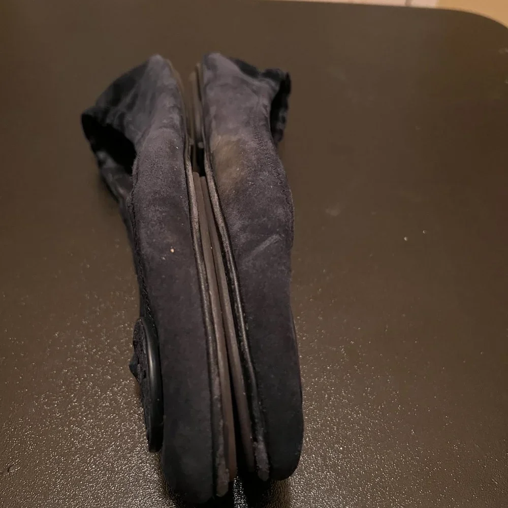 Tory Burch size 9.5 navy suede flats